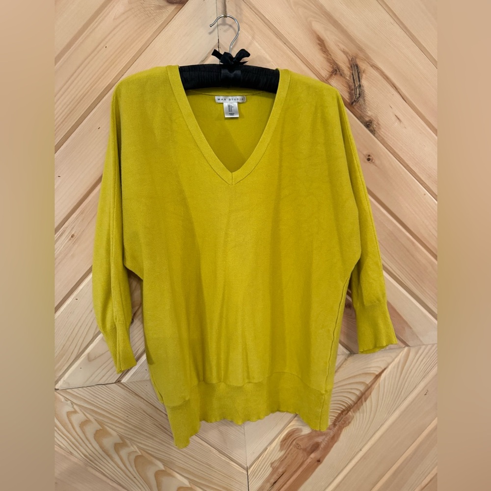 Max StudIo Sweater Size S